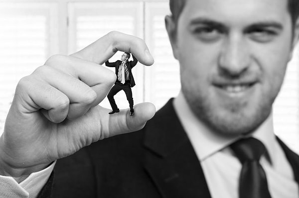 3. Какое значение раньше имело слово "наглый"?