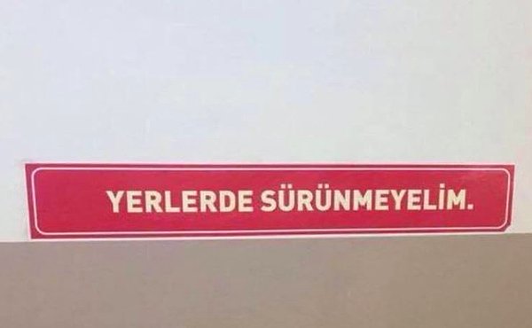 Lütfen iki ayağımızın üstünde duralım.