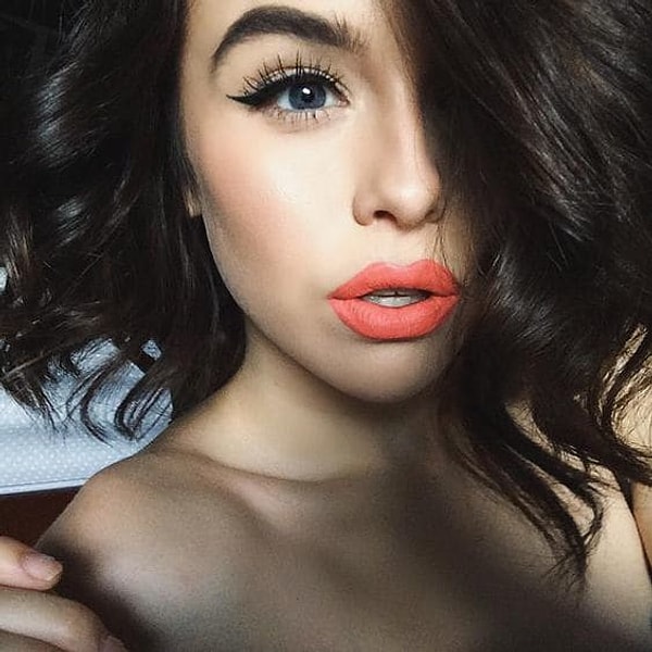 6. Дева: коралловый