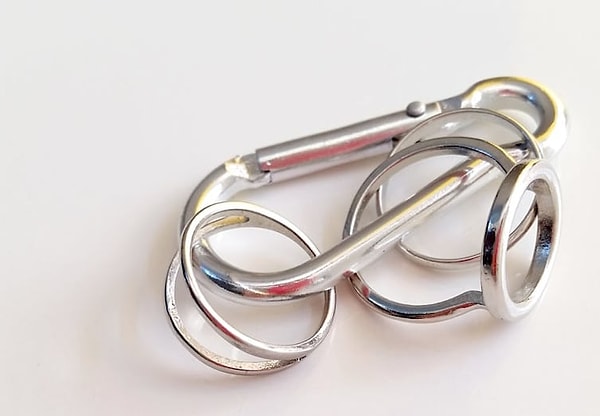 4. Используйте карабин для хранения  колец