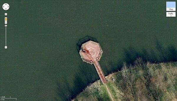 19. Google Maps'in uydu kameralarının objektifine takılmış bir ceset