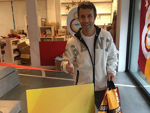 Sarı Kırmızı taraftarların başlattığı 'Yellow Friday' etkinliğine yoğun ilgi vardı.