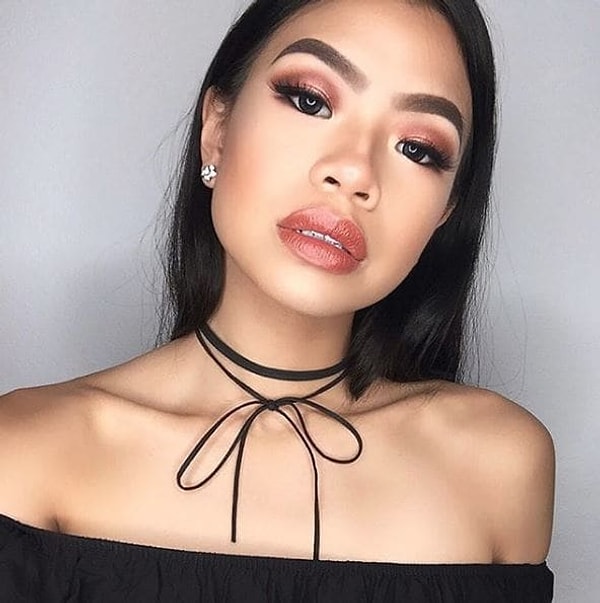 1. Монохромный макияж