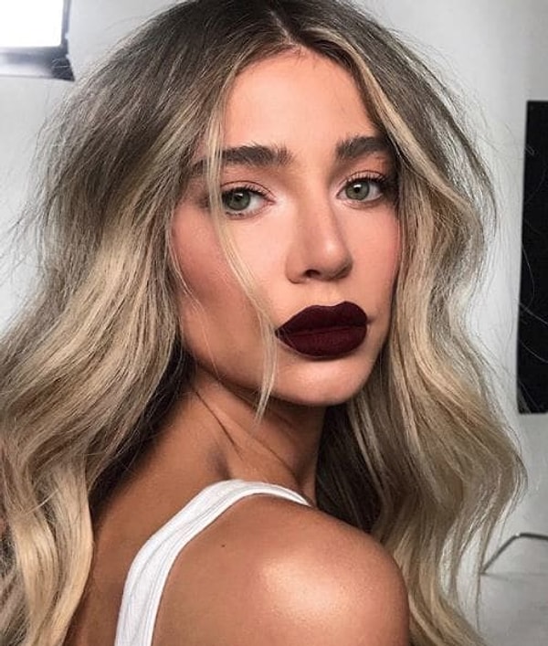 11. Готическая помада