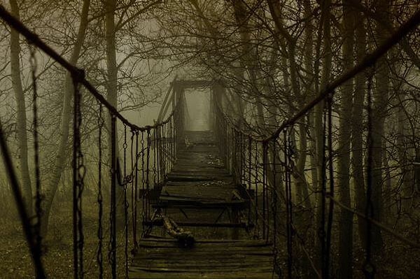 3. Висячий мост, пройти по которому захочется не каждому