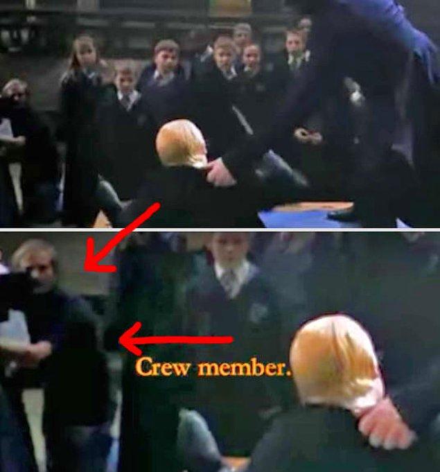 4. 'Harry Potter Sırlar Odası' filminde kamerama Harry ve Draco'nun düello sahnesinde kadraja kendini de aldırmayı başarmış. 👏