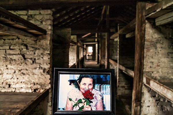 18. Последнее фото Мириам перед смертью