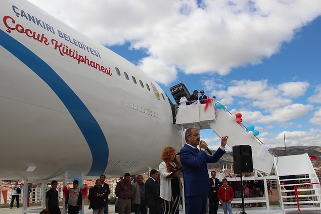 Çalışmaların tamamlanmasının ardından uçak çocuk kütüphanesi olarak hizmete açılmıştı.