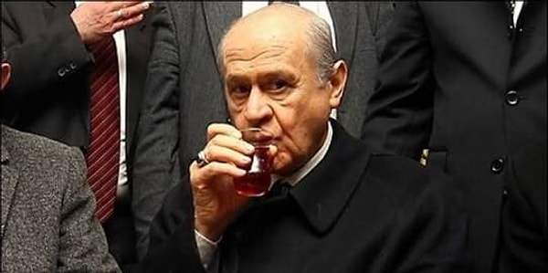 11. Altına da çay edebiyatından afili bir söz...