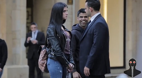 Beyrut Sokaklarında Bir Anda İnsanların Önüne Çıkarak Bakışlarıyla Onları Ürkütmeye Çalışan Ekip