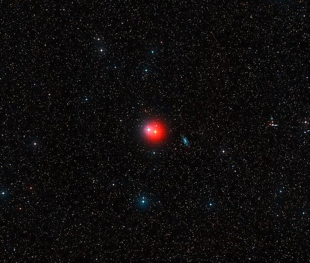 16. π1 Gruis yıldızı ve etrafı