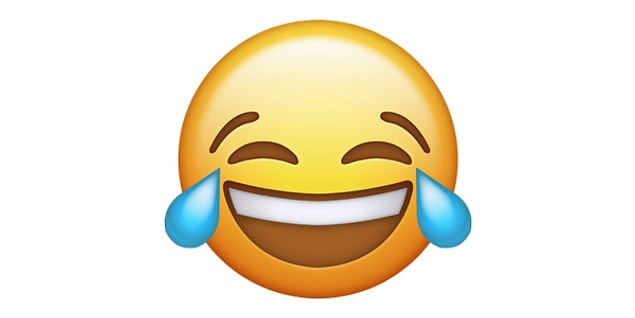 Gülmekten yarılan, yerlere yatan emoji!