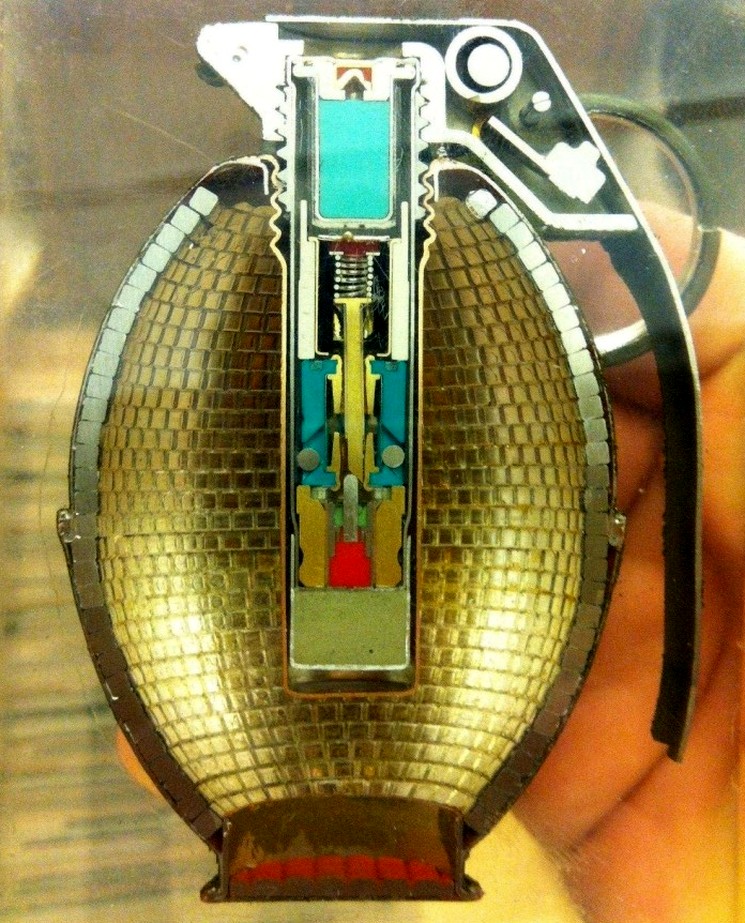 4. Граната в разрезе