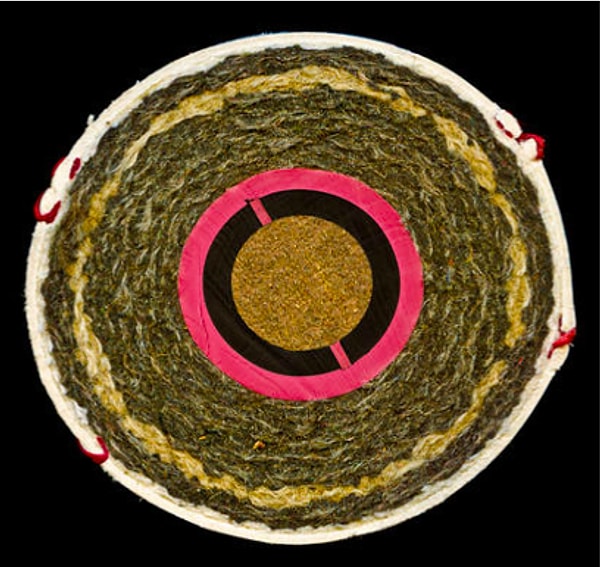 2. Бейсбольный мяч