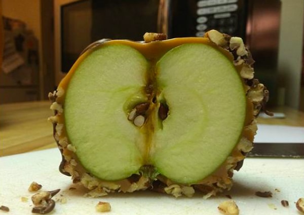 7. Яблоко в карамели