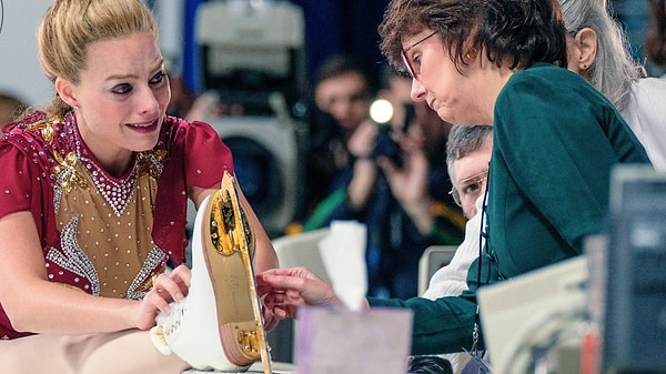 4. "Тоня против всех"