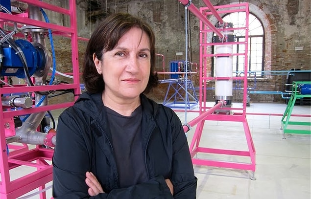 5. Ayşe Erkmen