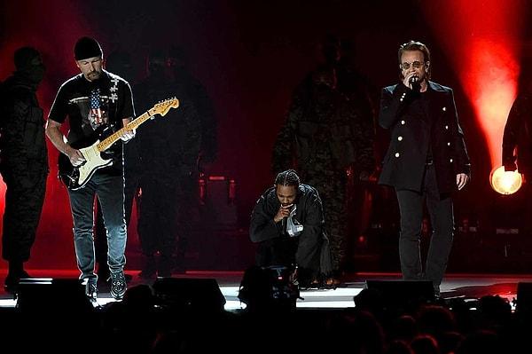12. Yedi farklı dalda aday gösterilen Kendrick Lamar unutulmaz bir açılış performansına imza attı hem de efsanevi müzisyen Bono'yla birlikte!