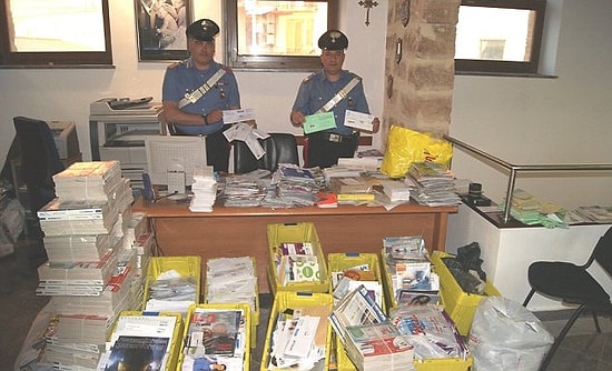 Ждете открыточку? Не дождетесь! Итальянский почтальон за 8 лет не отнес ни одного письма