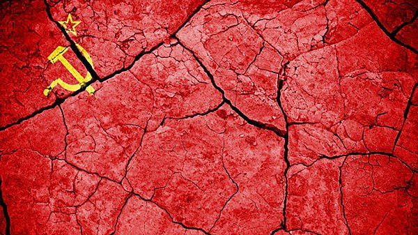 8. Какая страна первой вышла из состава СССР?