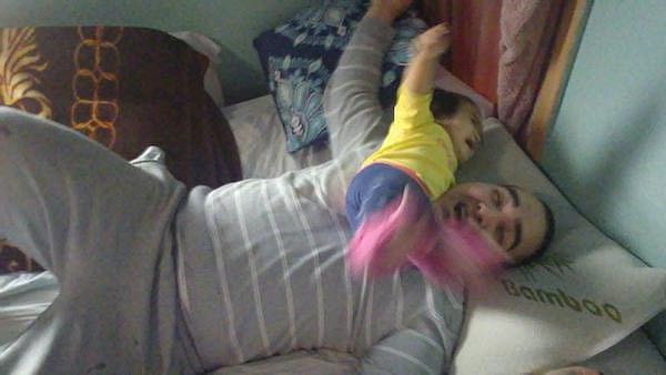 12. Папаша, ловите скорее ребенка!