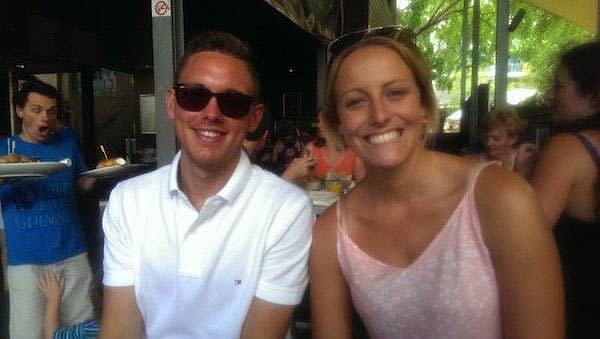 18. Кому-то явно не донесли заказ. Возможно, он даже предназначался этой улыбающейся парочке