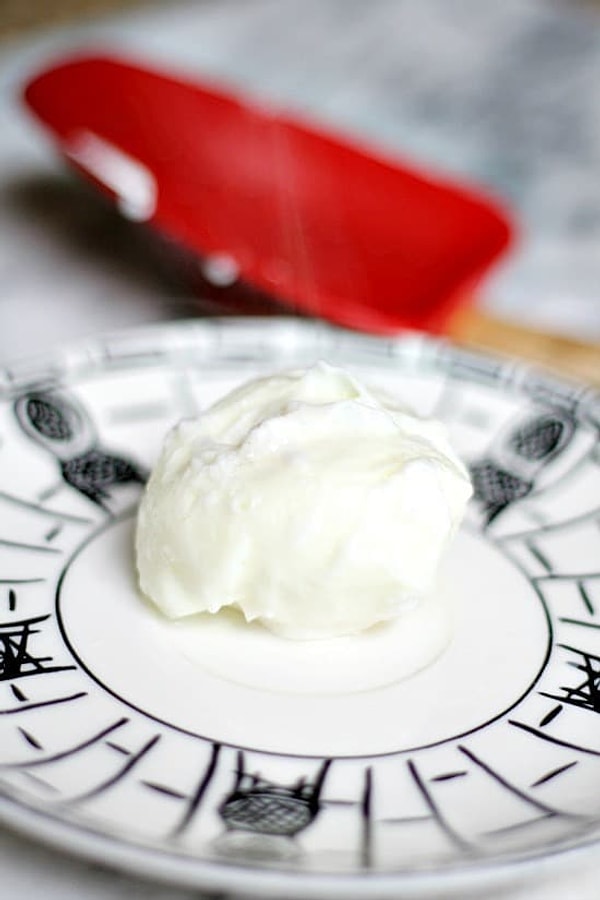 3. Чтобы быстро приготовить яичницу, воспользуйтесь микроволновой печью