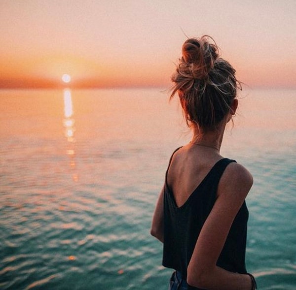 2. «Я уважаю только тех женщин, что уважают себя. Лучше останься дома и почитай книжку, а не отправляйся в клуб и пей там до потери пульса»