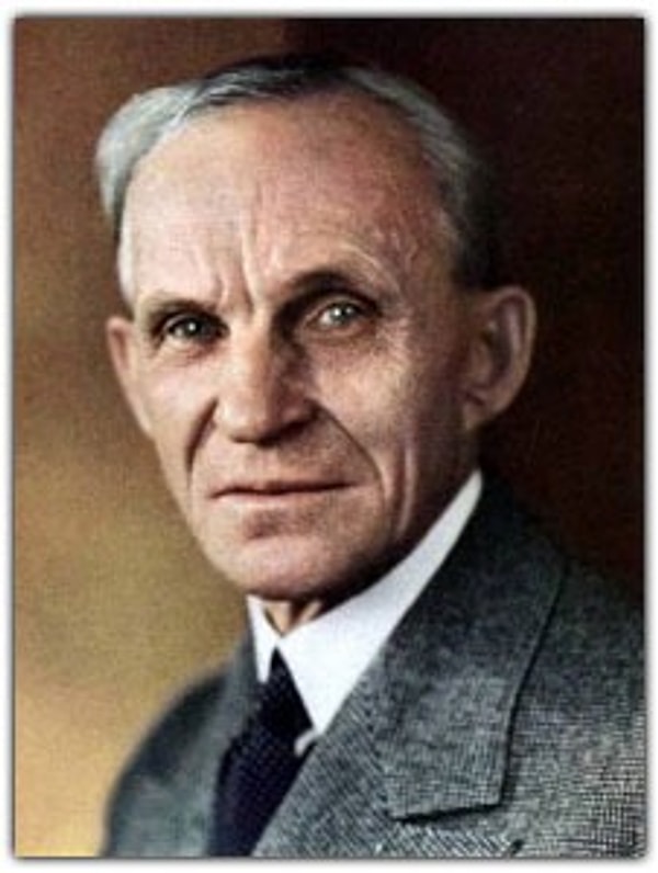 4. На мой взгляд, человек иначе и не может, как быть постоянно на работе. Днем он должен думать о ней, а ночью – она ему снится.