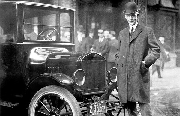 6. Иметь деньги совершенно необходимо. Но нельзя забывать, что цель денег - не безделье, а приумножение средств для служения людям. Я считаю, что нет ничего отвратительнее праздной жизни. Никто из нас не имеет на нее права. В цивилизации нет места тунеядцам.