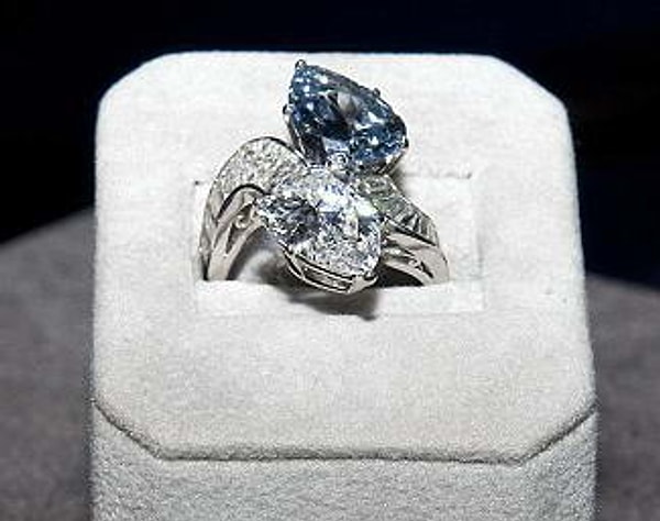 8. Кольцо с голубым бриллиантом за $15,7 миллионов