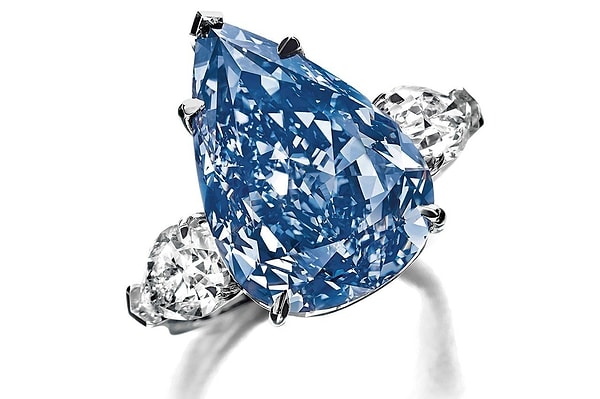 9. Кольцо с голубым бриллиантом за $16,26 миллионов