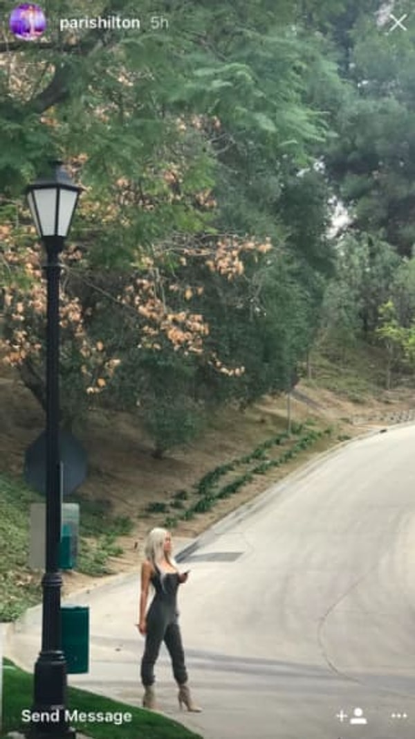 13. Пэрис наняли в качестве модели для лукбука коллекции и сделали из нее клон Ким. Но на этом Канье не остановился...