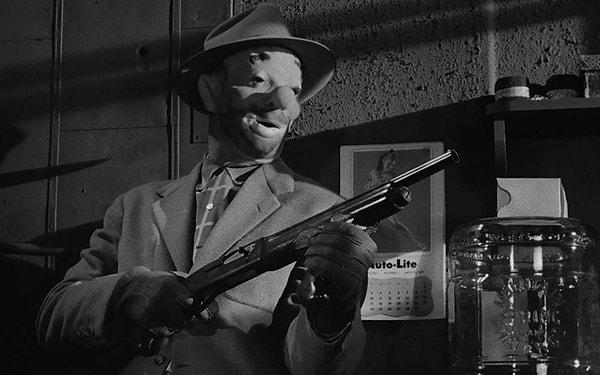 17. Из какого фильма эта цитата: "Я сделаю ему предложение, от которого нельзя отказаться"?