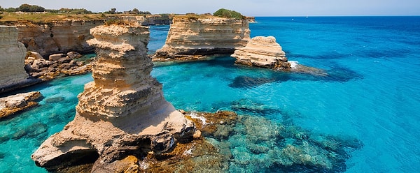 8. Самое крупное озеро России?