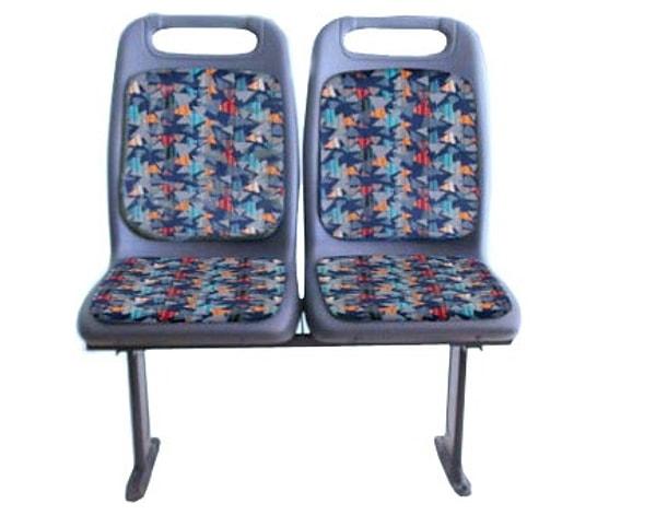 2. Mesela "bacaklarım o kadar uzun ki hiçbir yere sığmıyorum koltuğu" otobüste koltuklar arası boşluğun en fazla olduğu koltuktur.