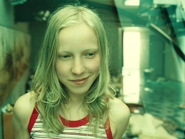 6. Из какого фильма режиссёра Анны Меликян этот кадр?