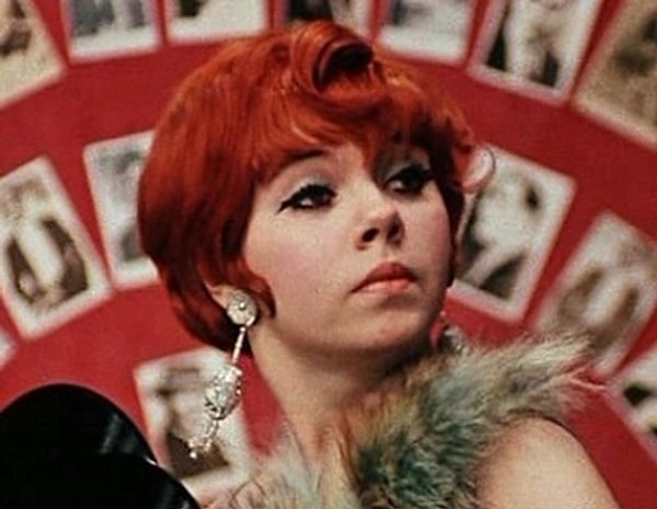 10. Как называла всех мужчин Эллочка Щукина (Эллочка Людоедка) из фильма "12 стульев"?