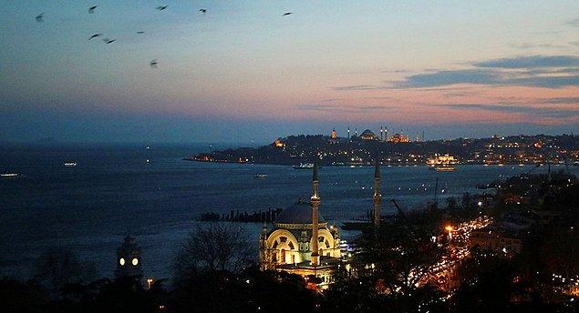📌 Türkiye'nin en kalabalık ili İstanbul, 15 milyon 29 bin 231 kişiye ulaşan nüfusuyla 129 ülkeyi geride bıraktı.
