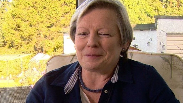 İngiliz bir kadın nedeni belirlenemeyen bir şekilde parkinson hastalarını koklayarak teşhis edebiliyor. Bugüne kadar hiç yanılmamış.