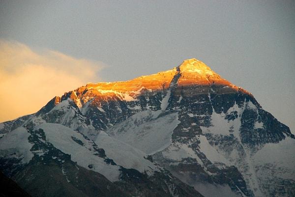 14. Everest Dağı zirvesine çıkarken yüksek hızlı internet erişiminden yararlanabilirsiniz.