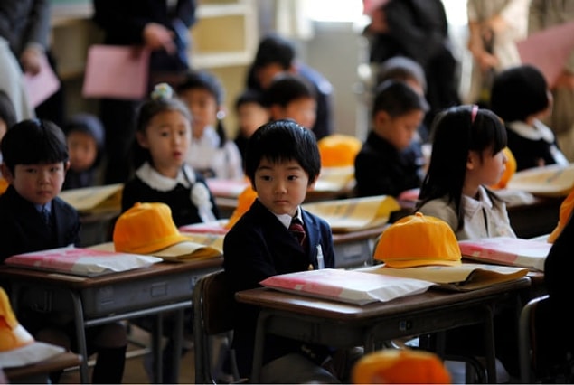 Japon bir anne, çocuğunun yeni kayıt olduğu okuldan 'Ebeveynler için uyum' kapsamında bir liste aldı.