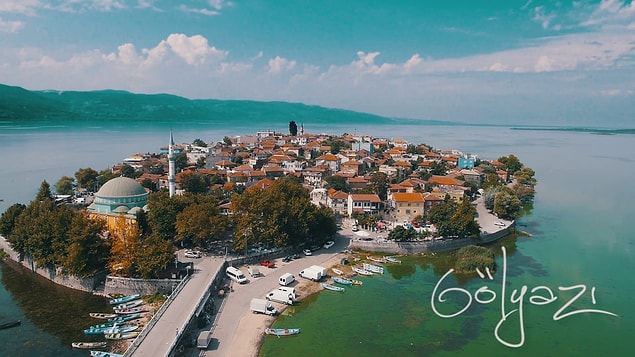 2. Uluabat Gölü üzerinde ada gibi, değil gibi bir köy: Gölyazı