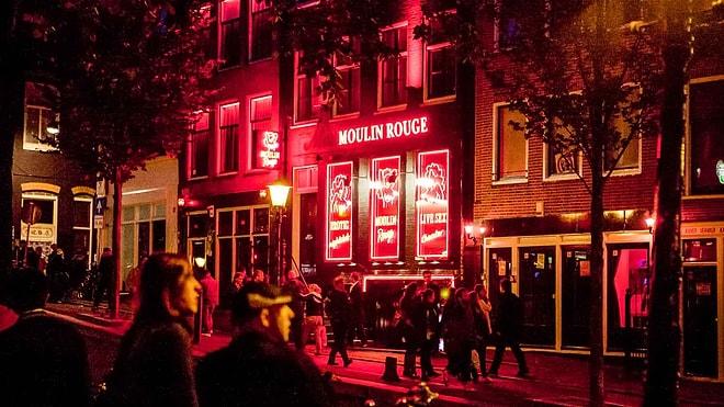 Saatte 27 Turist Grubu Geziyordu: Amsterdam'ın Genelevleri ile Ünlü Sokağına Sınırlama Geliyor