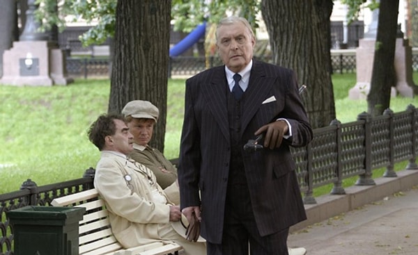 1. На улице с вами заговорил незнакомец. Ваши действия?