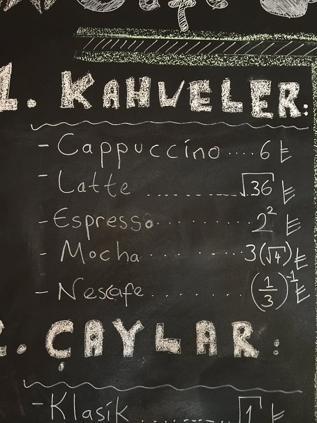 4. Cebinde 18 liran var diyelim. Arkadaşlarına da sen ısmarlıyorsun. Bu kafede 18 lira ile kaç latte kaç mocha alabilirsin?