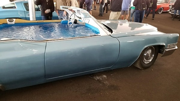 10. Бассейн в кадиллаке? Почему нет?