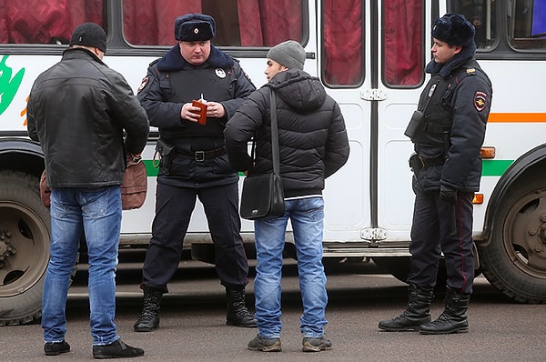 3. ...забывать дома свой паспорт