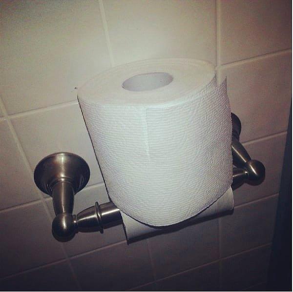 15. Tuvalet kağıdının bir yeri olması gerektiğini düşünmeyen çocuklar 😆