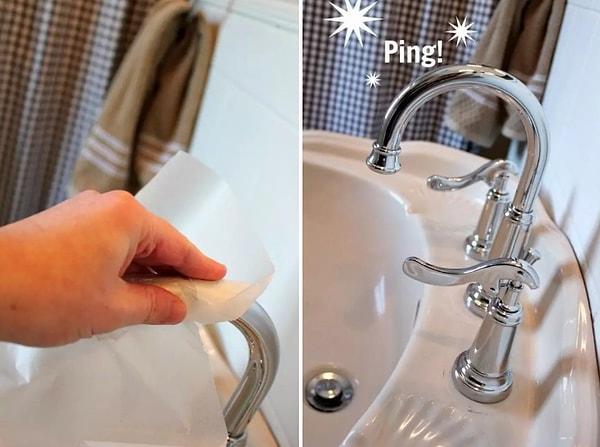 7. Krom musluklarınız hep ışıl ışıl gözüksün ve su lekesi olmasın diye temizledikten sonra bir de üzerine yağlı kağıt sürün.